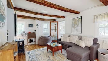 Cottage, Multiple Beds, Patio (Lobster Cove Cottage) | Living area
