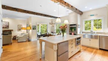 House, Multiple Beds, Garden View (Salty Bloom) | Interior