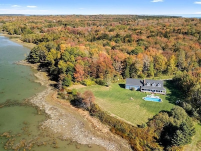 Cove House With Private Pool, Ocean Views, Family