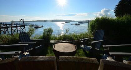 Berry Cottage, Private Dock, Overlooking a Sandy b