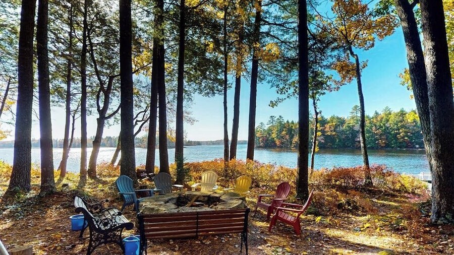 Lakefront Lodge on Pemaquid Pond With Dock, Kayaks, Canoe, SUP & Firepits