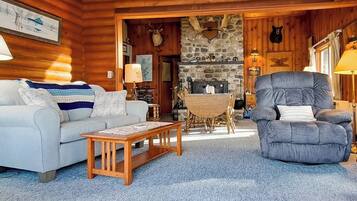 House, Multiple Beds, Kitchen (Lakeside Legacy) | Living area