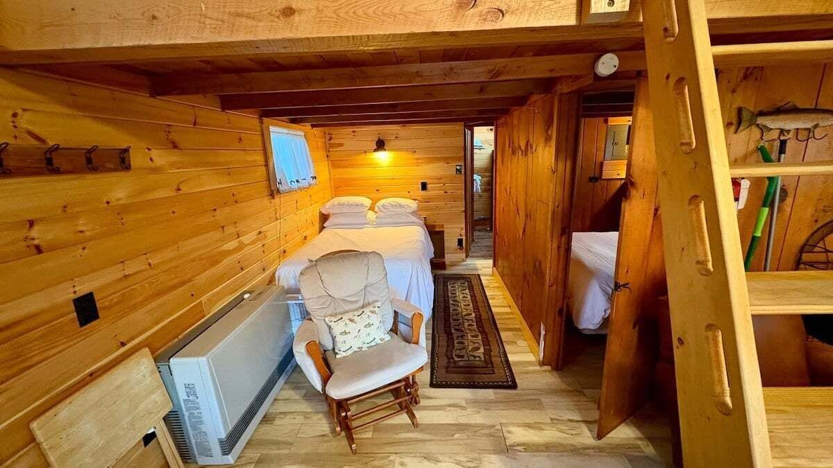 Cabin, Multiple Beds (Royal Coachman) | 1 bedroom, individually decorated, individually furnished, bed sheets