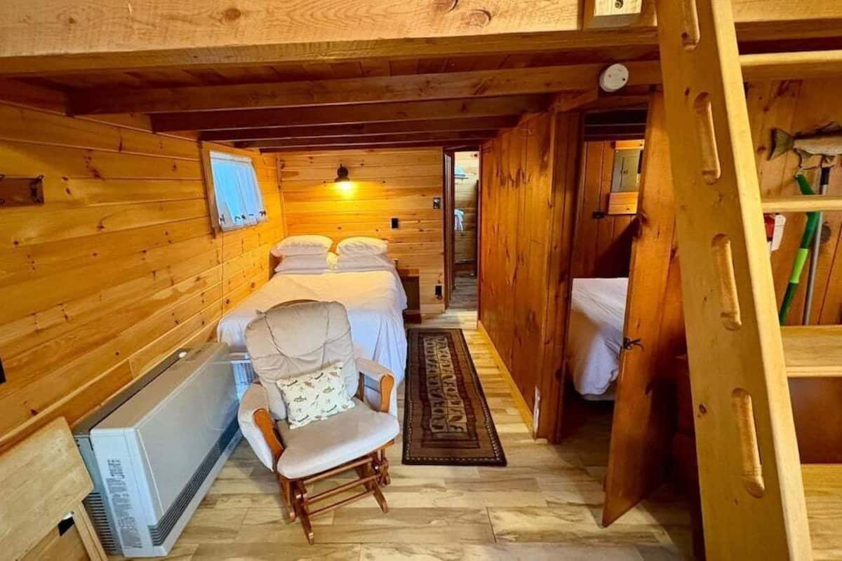 เคบิน, หลายเตียง (Royal Coachman) | 1 ห้องนอน, ห้องพักตกแต่งอย่างมีเอกลักษณ์, ตกแต่งพิเศษโดยเฉพาะ