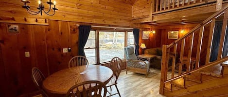 House, Multiple Beds, Patio (Morning Glory) | Interior