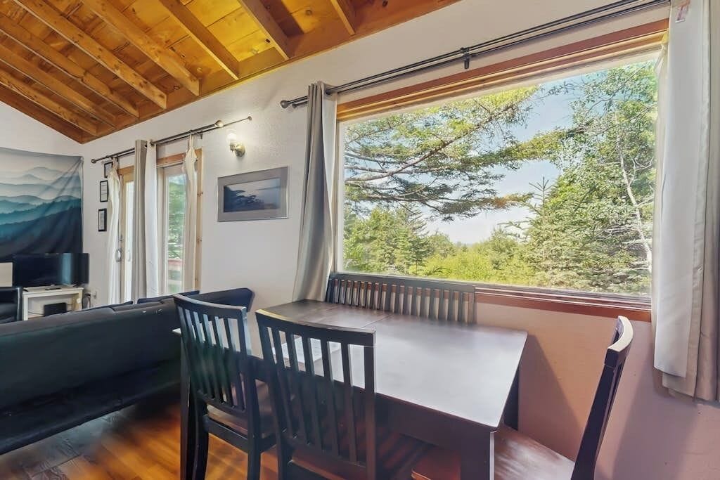 Cabin, Multiple Beds, Fireplace (Sunset Point Mountaintop Cabin) | 2 bedrooms, individually decorated, individually furnished, bed sheets