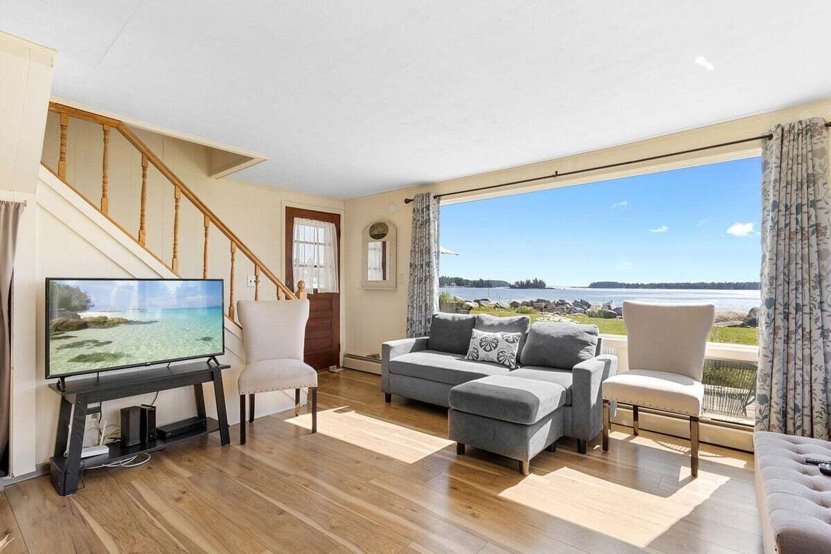 House, Multiple Beds, Beach View (Owls Nest on Crescent Beach) | Living area