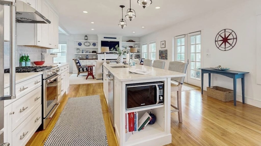 Elegant Home With Veranda & Water View, Walk to Downtown Boothbay Harbor