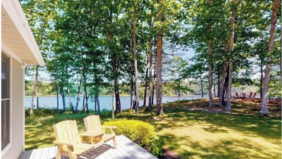 Secluded Lakefront Home With Patio & Firepit, Fast Wifi, Wood Stove & W/D