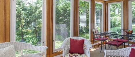 House, Multiple Beds (Camden Harbor View House) | Living area