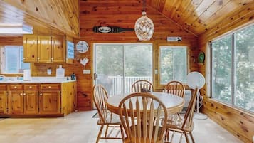 House, Multiple Beds (Little Mac Point) | Interior