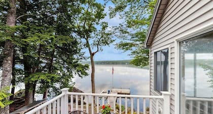 Peaceful Lakefront Escape With Outdoor Dining, Beach Access, Deck & Firepit