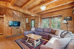 House, Multiple Beds, Kitchen (Prong Mountain) | Living area