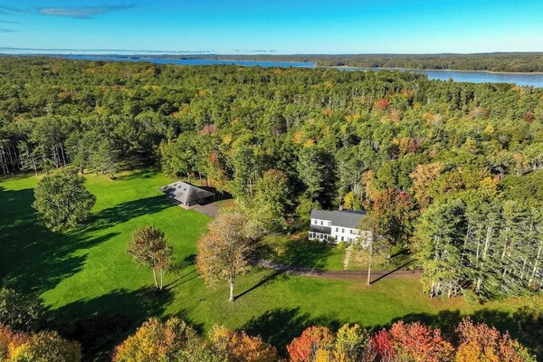 Renovated Farmhouse On An Acreage With Grill, Four-bedrooms, & W/d - River Views - Brunswick, ME
