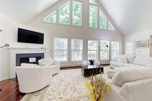 House, Multiple Beds, Fireplace, Garden View (Wiscasset Woodlands) | Living area