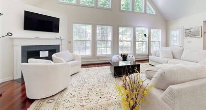 Peaceful Home With Forest Views & Great Yard - Minutes to Town