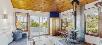 Lovely Home With Harbor Views, gas Grill, Streaming, W/d, & Gourmet Range