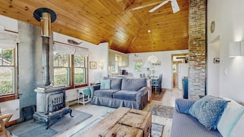 Kabin, 2 Tempat Tidur Queen, patio (Blue Sky Cottage) | Area keluarga