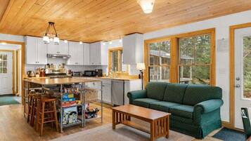 House, Multiple Beds (The Tide House) | Interior