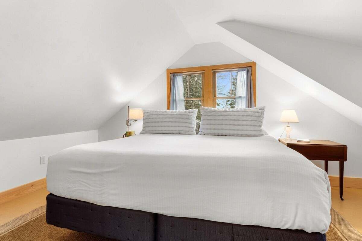 House, Multiple Beds (The Tide House) | 3 bedrooms, individually decorated, individually furnished, bed sheets