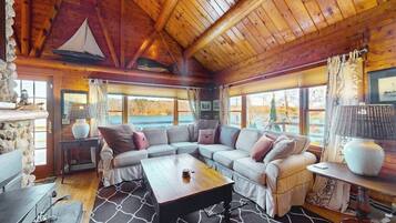 Cabin, Multiple Beds (Back River Retreat) | Living area