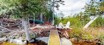 Lakefront Home With Private Dock, Canoe & Kayak, Fast Wifi, and Firepit - dog OK