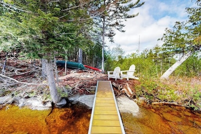 Lakefront Home With Private Dock, Canoe & Kayak, Fast Wifi, and Firepit - dog OK
