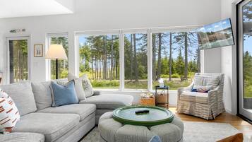 Maison, Plusieurs lits (Tree House at Harts Neck) | Aire de séjour