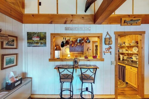Dog-friendly Lakefront Cabin With Full Kitchen, Firepit, Free Wifi, Great Views