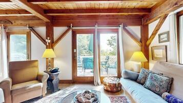 Cabin, Multiple Beds, Garden View (Romley House) | Living area