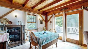 Cabin, Multiple Beds, Garden View (Romley House) | 2 bedrooms, individually decorated, individually furnished, bed sheets