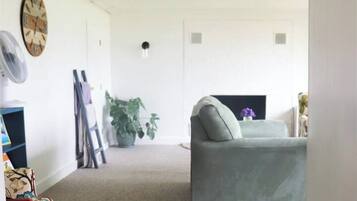 Cabin, Multiple Beds, Kitchen (Pemaquid Trail Cottage) | Living area
