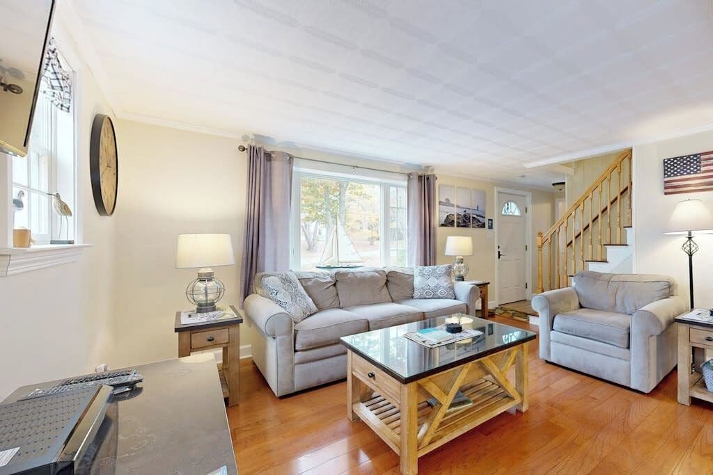 House, Multiple Beds, Kitchen (The Badger Den) | Living area