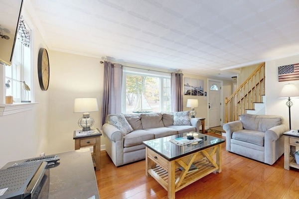 House, Multiple Beds, Kitchen (The Badger Den) | Living area