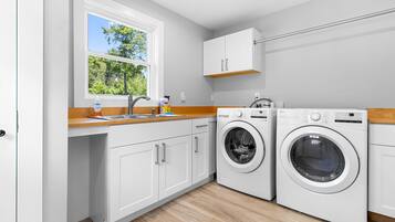 Apartment, 1 Queen Bed with Sofa bed (La Vita Semplice) | Laundry