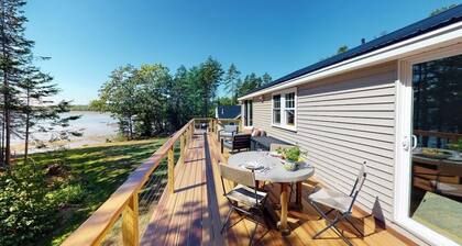 Newly-built Waterfront Home With Fast Wifi, Furnished Deck, & Washer/dryer