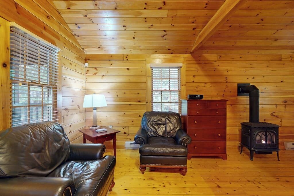 Cabin, 1 giường cỡ king, lò sưởi, quang cảnh vườn (Puffin Cabin 94) | Nội thất
