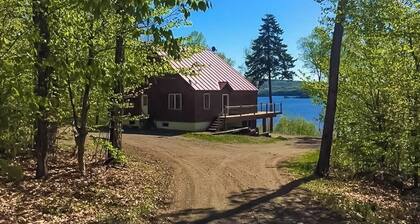 Spectacular Lakefront Home With Dock, Firepit, & Vaulted Ceilings - Dog-friendly