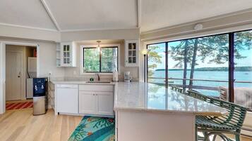 Cabin, Multiple Beds, Patio (Sea Breeze Cottage) | Private kitchen