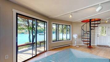 Cabin, Multiple Beds, Patio (Sea Breeze Cottage) | Interior