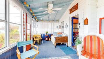 Cottage, Multiple Beds, Fireplace (Ocean Point Cottage-Waterfront Access) | Living area