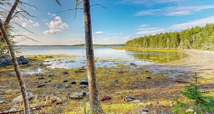 Open and Spacious Riverfront Retreat, Dog-friendly