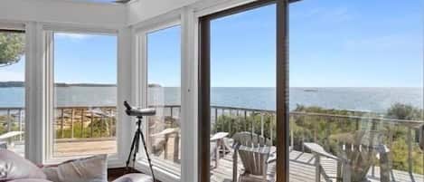 Talo, useita sänkyjä (Clark Point Cottage) | Oleskelualue