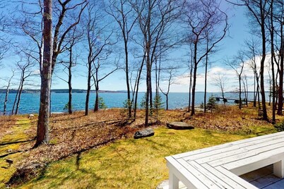 Oceanfront Retreat With Sunrise Views, Screened Porch, & Deck