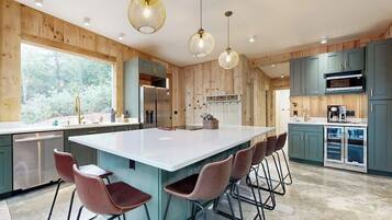House, Multiple Beds, Patio (Hideaway House) | Private kitchen