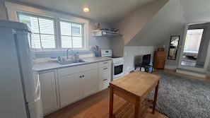 Estudio, 1 cama Queen size, vista al jardín (36 Main Flat 3) | Cocina privada