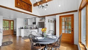 Hus, 1 queensize-seng (Beehive Cottage)