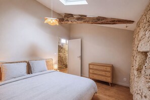 Room - Vrbo Property (Castelnau-sur-l'Auvignon)