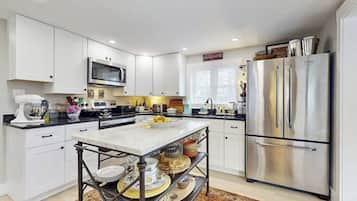 House, Multiple Beds, Patio (Wiscasset Woodland Haven) | Private kitchen