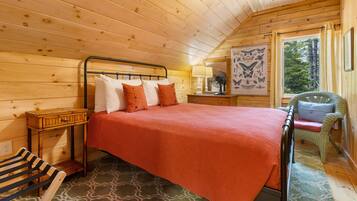 Cabin, Multiple Beds, Kitchen, Garden View (Sprucewold Cabin) | 3 bedrooms, individually decorated, individually furnished, bed sheets